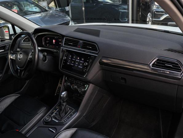 Volkswagen Tiguan II с пробегом 2019 года, цена 3 200 000 рублей, 107598 км, внедорожник, Автокод Объявления