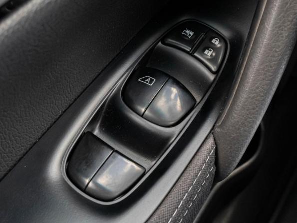 Nissan Qashqai II с пробегом 2017 года, цена 1 497 000 рублей, 121331 км, внедорожник, Автокод Объявления