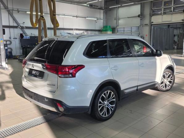 Mitsubishi Outlander III Рестайлинг 2 с пробегом 2015 года, цена 1 398 000 рублей, 238094 км, внедорожник, Автокод Объявления