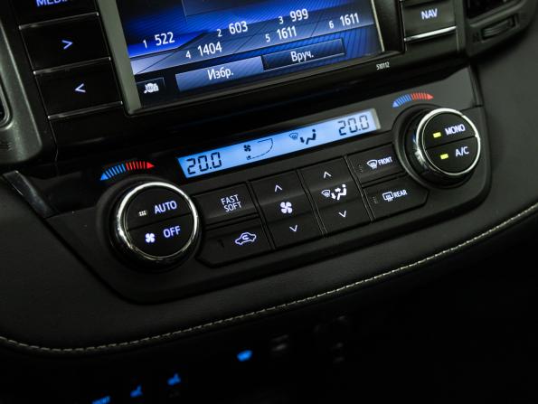 Toyota RAV4 IV (XA40) Рестайлинг с пробегом 2016 года, цена 2 099 700 рублей, 153770 км, внедорожник, Автокод Объявления