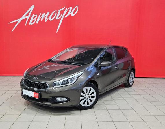 Kia Ceed II с пробегом 2015 года, цена 915 000 рублей, 196982 км, хэтчбек, Автокод Объявления