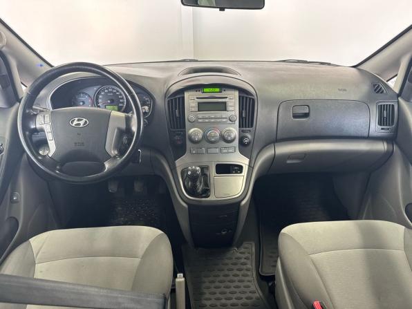 Hyundai H-1 II с пробегом 2012 года, цена 1 499 000 рублей, 223000 км, минивэн, Автокод Объявления