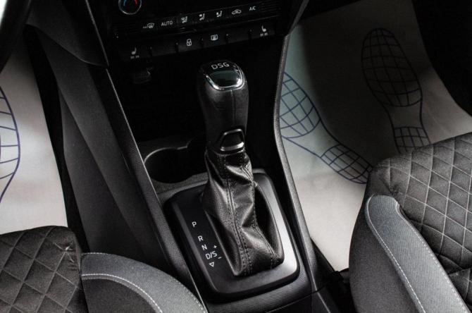 Skoda Rapid I Рестайлинг с пробегом 2017 года, цена 1 799 000 рублей, 95000 км, лифтбек, Автокод Объявления