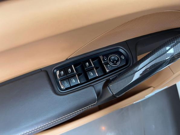 Porsche Cayenne II Рестайлинг (958) с пробегом 2016 года, цена 12 500 000 рублей, 27652 км, внедорожник, Автокод Объявления