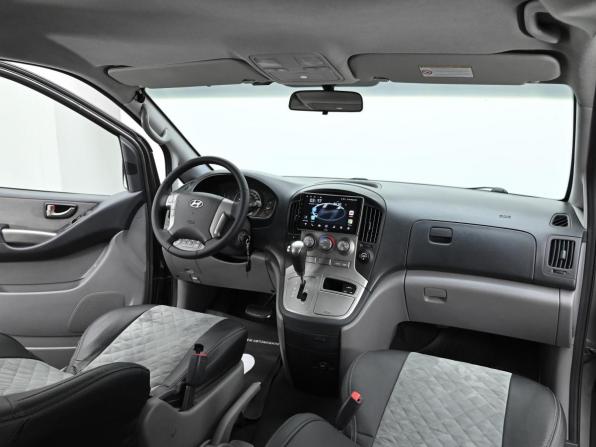 Hyundai H-1 II с пробегом 2012 года, цена 1 599 000 рублей, 157000 км, минивэн, Автокод Объявления