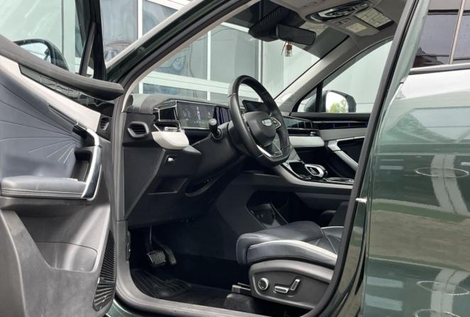 Geely Atlas II с пробегом 2024 года, цена 2 990 000 рублей, 51644 км, внедорожник, Автокод Объявления