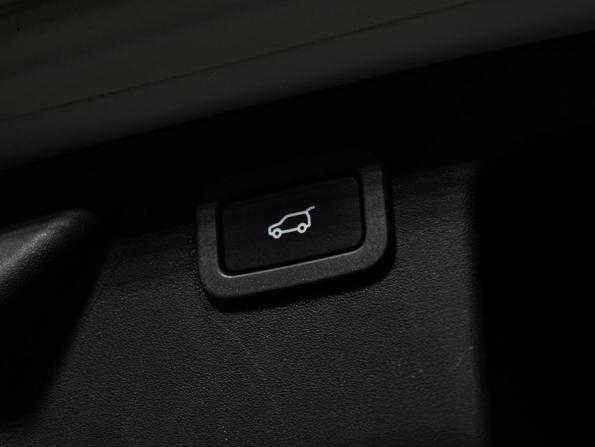 Land Rover Discovery Sport I с пробегом 2015 года, цена 2 049 900 рублей, 117378 км, внедорожник, Автокод Объявления