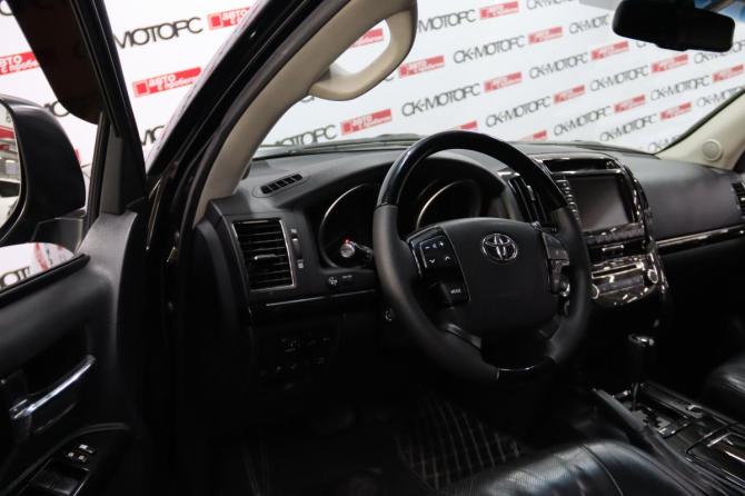 Toyota Land Cruiser 200 Series Рестайлинг 1 с пробегом 2012 года, цена 3 795 950 рублей, 272452 км, внедорожник, Автокод Объявления