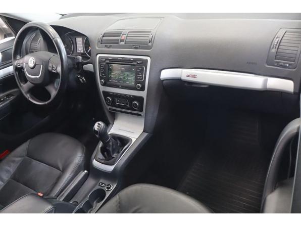 Skoda Octavia II (A5) Рестайлинг с пробегом 2011 года, цена 1 129 000 рублей, 192180 км, универсал, Автокод Объявления