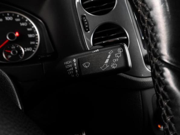 Volkswagen Tiguan I Рестайлинг с пробегом 2012 года, цена 1 074 000 рублей, 200000 км, внедорожник, Автокод Объявления