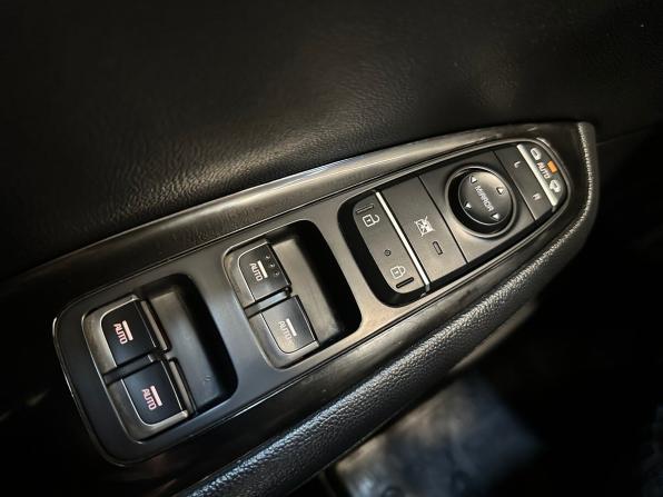 Kia Optima IV Рестайлинг с пробегом 2018 года, цена 1 989 000 рублей, 124261 км, седан, Автокод Объявления