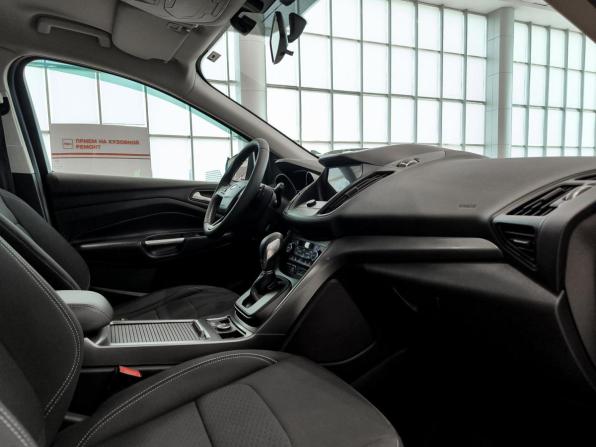 Ford Kuga II Рестайлинг с пробегом 2018 года, цена 1 699 000 рублей, 111800 км, внедорожник, Автокод Объявления