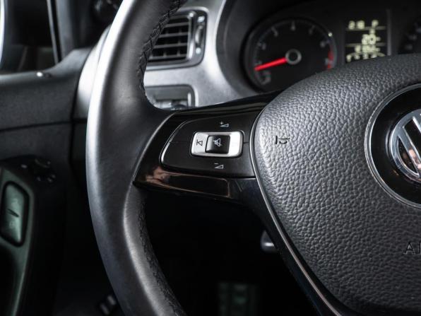 Volkswagen Polo V Рестайлинг с пробегом 2020 года, цена 1 338 500 рублей, 121052 км, седан, Автокод Объявления