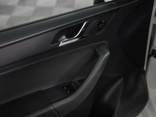 Skoda Rapid I с пробегом 2017 года, цена 989 000 рублей, 148424 км, лифтбек, Автокод Объявления