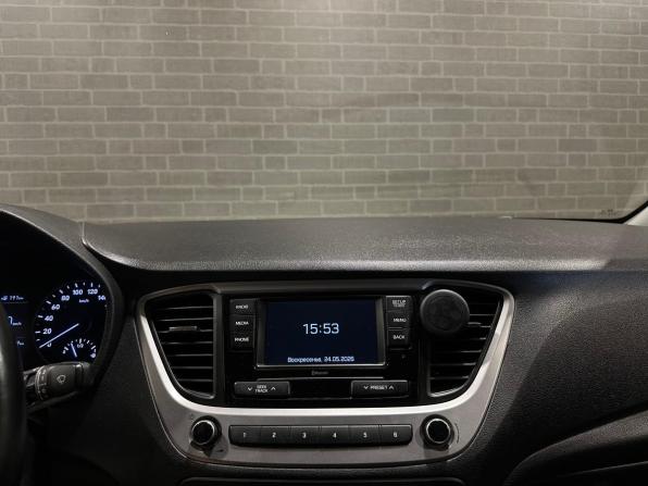 Hyundai Solaris II с пробегом 2018 года, цена 1 320 000 рублей, 54807 км, седан, Автокод Объявления