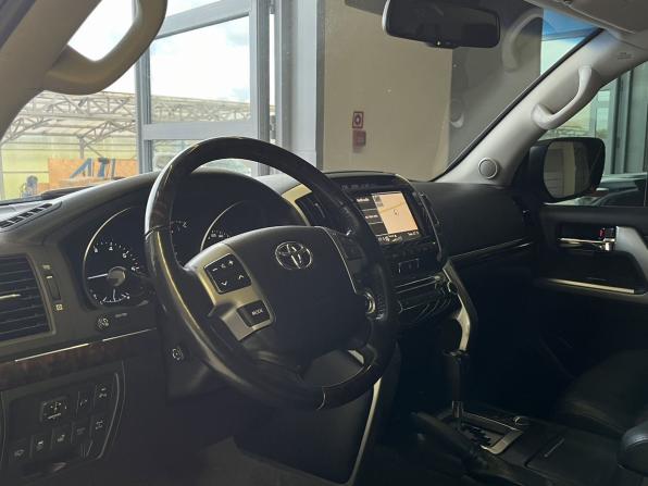 Toyota Land Cruiser 200 Series Рестайлинг 1 с пробегом 2012 года, цена 3 870 000 рублей, 184000 км, внедорожник, Автокод Объявления