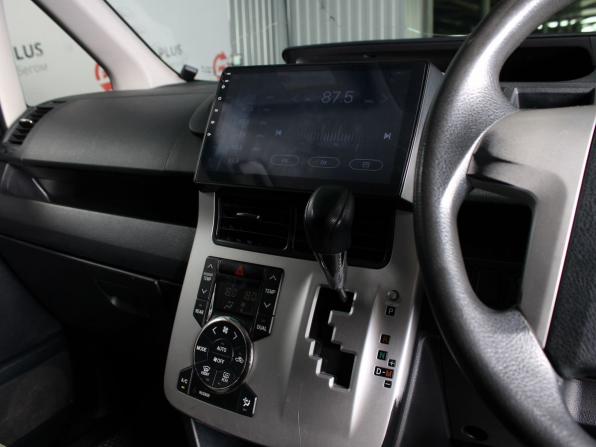Toyota Noah II (R70) с пробегом 2010 года, цена 1 030 000 рублей, 374500 км, минивэн, Автокод Объявления