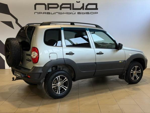 Chevrolet Niva I Рестайлинг с пробегом 2017 года, цена 829 900 рублей, 105000 км, внедорожник, Автокод Объявления