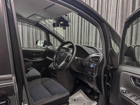 Toyota Noah III (R80) Рестайлинг с пробегом 2020 года, цена 1 950 000 рублей, 83332 км, минивэн, Автокод Объявления