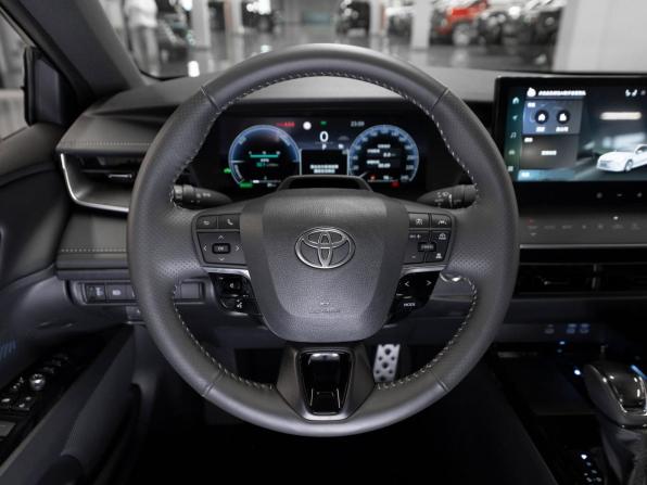 Toyota Camry IX (XV80) China Market с пробегом 2026 года, цена 4 400 000 рублей, 19 км, седан, Автокод Объявления