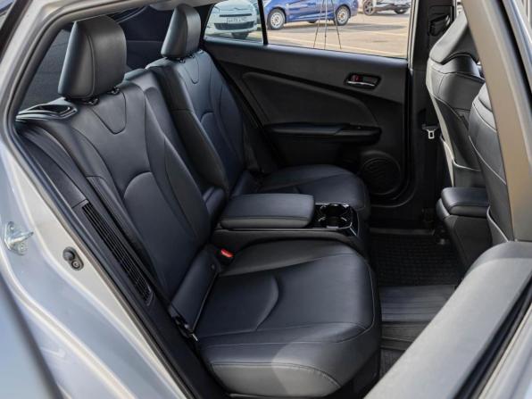 Toyota Prius IV (XW50) с пробегом 2017 года, цена 2 270 000 рублей, 68466 км, лифтбек, Автокод Объявления
