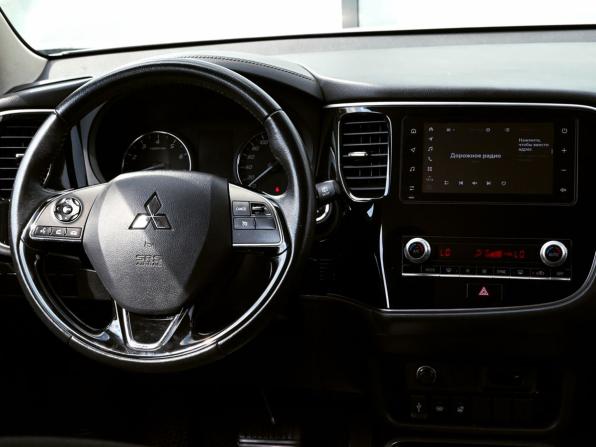 Mitsubishi Outlander III Рестайлинг 3 с пробегом 2020 года, цена 2 326 000 рублей, 120627 км, внедорожник, Автокод Объявления