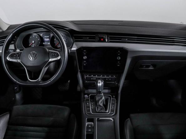 Volkswagen Passat B8 Рестайлинг с пробегом 2021 года, цена 2 690 000 рублей, 66184 км, седан, Автокод Объявления