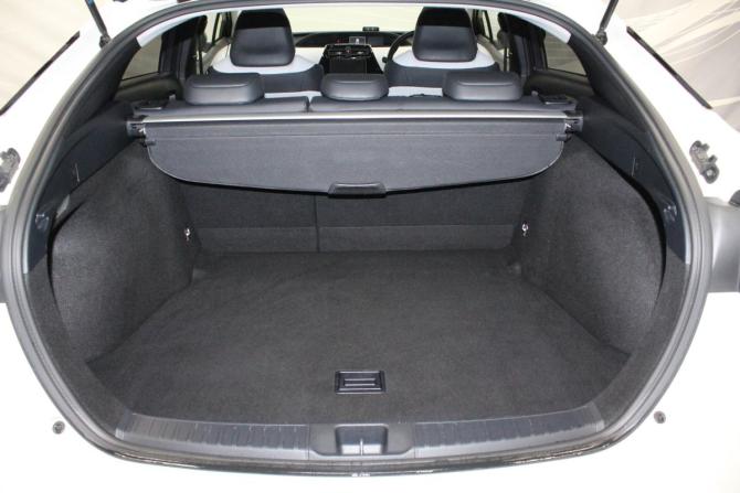 Toyota Prius IV (XW50) с пробегом 2016 года, цена 1 579 000 рублей, 153934 км, лифтбек, Автокод Объявления