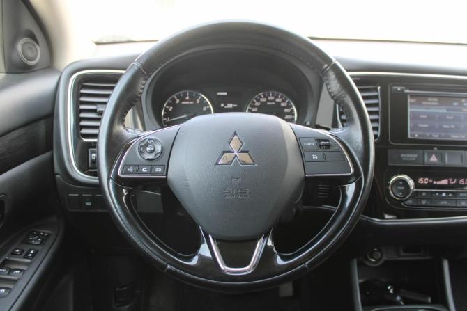 Mitsubishi Outlander III Рестайлинг 2 с пробегом 2016 года, цена 1 940 000 рублей, 97000 км, внедорожник, Автокод Объявления