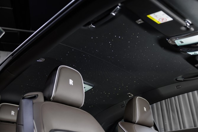 Новый Rolls-Royce Spectre 2023 года, цена 76 900 000 рублей, купе, Автокод Объявления