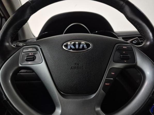 Kia Rio III Рестайлинг с пробегом 2017 года, цена 1 245 000 рублей, 74103 км, хэтчбек, Автокод Объявления