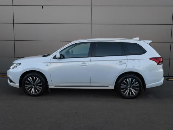 Mitsubishi Outlander III Рестайлинг 3 с пробегом 2022 года, цена 2 298 000 рублей, 47112 км, внедорожник, Автокод Объявления