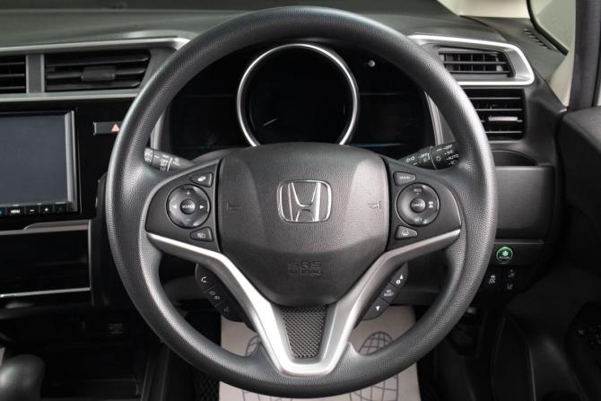 Honda Fit III Рестайлинг с пробегом 2019 года, цена 1 299 000 рублей, 65503 км, хэтчбек, Автокод Объявления