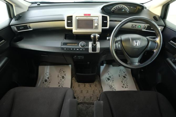 Honda Freed I с пробегом 2013 года, цена 1 199 000 рублей, 123500 км, компактвэн, Автокод Объявления