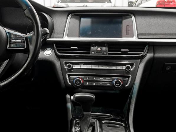 Kia Optima IV Рестайлинг с пробегом 2018 года, цена 1 680 000 рублей, 152186 км, седан, Автокод Объявления