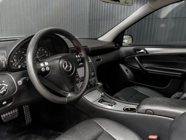 Mercedes-Benz C-Класс II (W203) Рестайлинг с пробегом 2005 года, цена 740 000 рублей, 327354 км, седан, Автокод Объявления