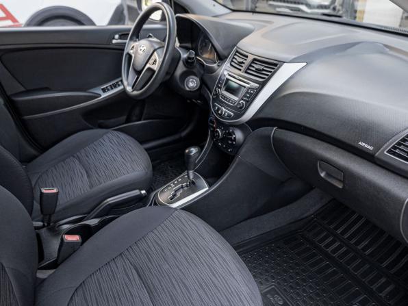 Hyundai Solaris I Рестайлинг с пробегом 2015 года, цена 978 439 рублей, 63411 км, хэтчбек, Автокод Объявления