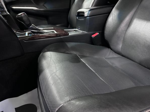 Toyota Camry VII (XV50) Рестайлинг с пробегом 2016 года, цена 2 490 000 рублей, 129152 км, седан, Автокод Объявления