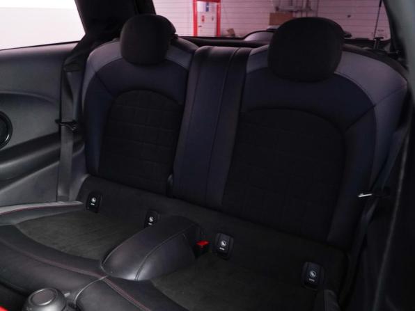 Mini Hatch III (F55/F56) Рестайлинг с пробегом 2019 года, цена 2 498 053 рубля, 125940 км, хэтчбек, Автокод Объявления