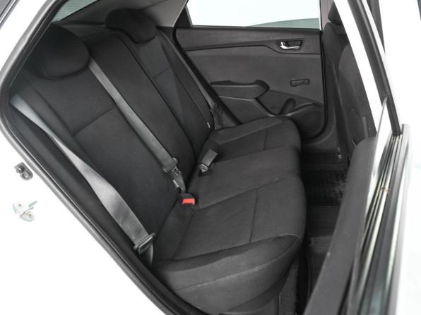 Hyundai Solaris II с пробегом 2017 года, цена 1 329 000 рублей, 180579 км, седан, Автокод Объявления