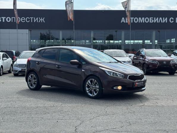 Kia Ceed II с пробегом 2012 года, цена 979 000 рублей, 183000 км, хэтчбек, Автокод Объявления