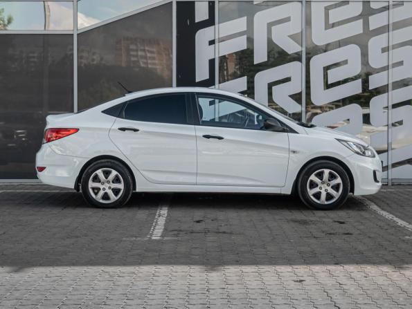 Hyundai Solaris I с пробегом 2013 года, цена 820 000 рублей, 204992 км, седан, Автокод Объявления