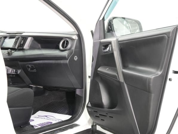 Toyota RAV4 IV (XA40) Рестайлинг с пробегом 2017 года, цена 2 640 000 рублей, 120130 км, внедорожник, Автокод Объявления