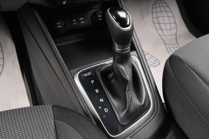 Hyundai Solaris II с пробегом 2017 года, цена 1 259 000 рублей, 112232 км, седан, Автокод Объявления