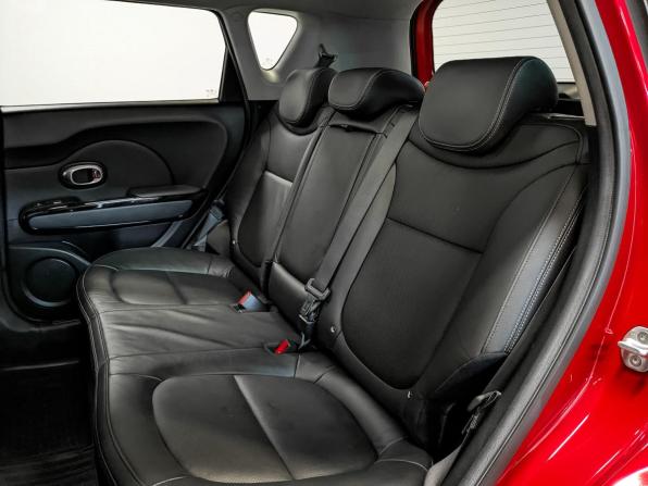 Kia Soul II Рестайлинг с пробегом 2018 года, цена 1 695 000 рублей, 74709 км, хэтчбек, Автокод Объявления