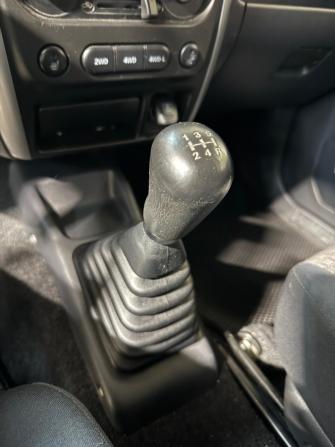 Suzuki Jimny III Рестайлинг 1 с пробегом 2011 года, цена 899 000 рублей, 155000 км, внедорожник, Автокод Объявления