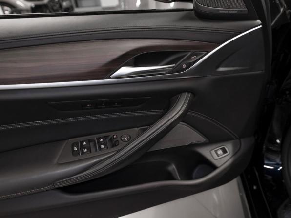 BMW 5 серии VII (G30/G31/G38) с пробегом 2018 года, цена 4 300 000 рублей, 120000 км, седан, Автокод Объявления