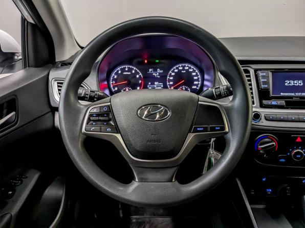 Hyundai Solaris II Рестайлинг с пробегом 2022 года, цена 1 610 000 рублей, 94855 км, седан, Автокод Объявления
