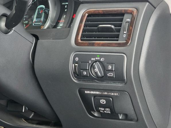 Volvo V70 III Рестайлинг с пробегом 2013 года, цена 1 000 000 рублей, 145115 км, универсал, Автокод Объявления