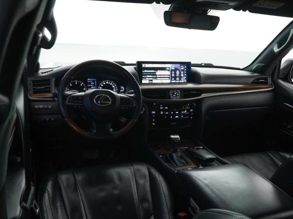 Lexus LX III Рестайлинг 2 с пробегом 2018 года, цена 5 999 099 рублей, 187301 км, внедорожник, Автокод Объявления